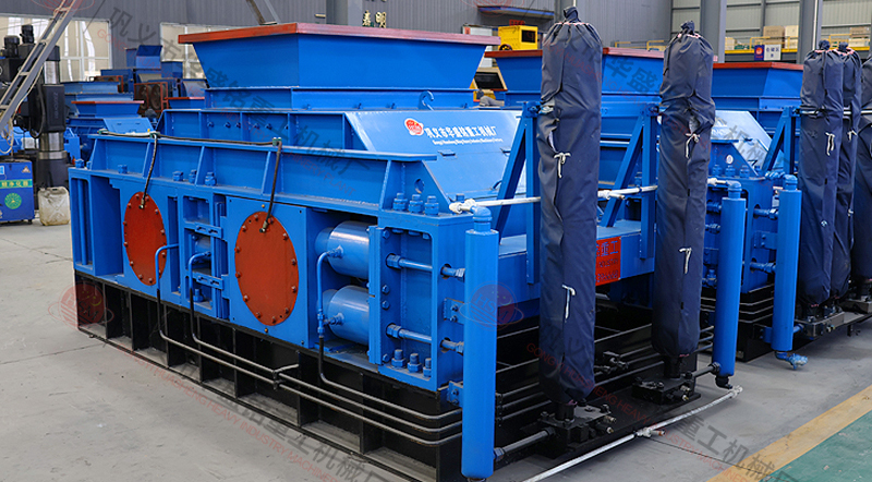 時產50噸液壓對輥制砂機 時產50噸液壓對輥制砂機